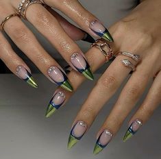 Chrome Summer Nails, Summer Chrome Nails, Chrome Manicure, White Chrome Nails, Blue Chrome Nails, Chrome Nails Designs, Blue Chrome, Edgy Nails, Pointed Nails