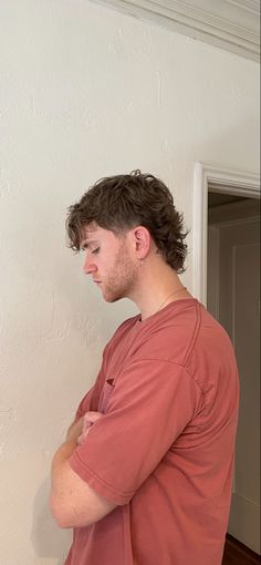 Men’s Haircut Mullet Fade, Cool Guy Mullet, Different Types Of Mullets Men, Low Key Mullet Men, Mullet Thick Hair Men, Choppy Mullet Men, Clean Mullet Haircuts, Tasteful Mullet Men, Men’s Hairstyles Mullet