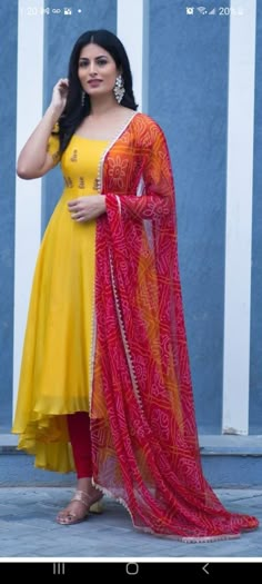 Simple Kurta, Designer Anarkali Dresses, Frock Designs, Simple Kurti, Churidar Designs, Anarkali Dresses