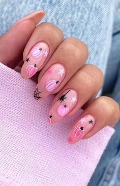 35. Cute Pink Pumpkin Halloween Nails Do you like cozy autumn? As the leaves begin to fall, you may be thinking about all the autumn nail looks. Have you... Holloween Nails, Halloween Acrylic Nails, Cute Halloween Nails, Pumpkin Nails, October Nails, Her Nails, Halloween Nail Designs, Pretty Acrylic Nails