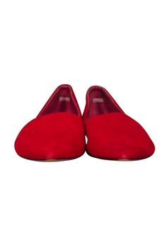 Go red hot at the office with these oh-so-chic flats from Jenni Kayne! Made with a bright and bold hue on soft suede, these standout shoes are sure to make you pop at your next big meeting. Style with a sleek pant suit and let these beauties do the talking! Size 10 Suede upper Made in Italy Slip on Pointed toe w/ light wear on tips Open sides Leather sole and footbed w/ minor wear Length 10.75" Red Ballet Flats For Work, Chic Red Ballet Flats For Work, Red Slip-on Flats With Flat Heel, Red Ballet Flats With Round Toe For Formal Events, Red Ballet Flats With Branded Insole, Chic Red Ballet Flats With Round Toe, Slip-on Flats With Red Sole, Red Slip-on Ballet Flats For Formal Occasions, Casual Red Ballet Flats With Round Toe