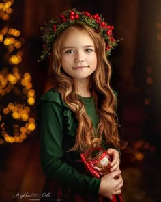 Woods Christmas Photoshoot, Christmas Kid Photoshoot, Christmas Kids Photoshoot, Vintage Christmas Photoshoot, Christmas Fashion Photography, Collage Idea, Christmas Portrait, Photography Backdrops Diy