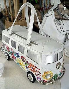 Combi Volkswagen, Hippie Van, Unique Handbags, Vintage Vw, Kelly Bag, Novelty Bags, Volkswagen Bus, Vw Van, Unique Bags