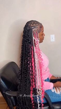 Pretty Knotless Braids With Color, 3 Color Combinations Braids, Protective Styles Weave, Hair Styles Color Braids, Bun With Passion Twist, Cute Hairstyles For Long Hair Braids Black, Braids Hairstyles For Black Women Color, Hairstyles For Black Women With Color, Hair Style For Black Girls Ideas