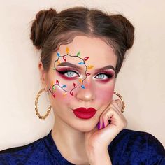 Who Ville Makeup, Christmas Themed Makeup, Christmas Lights Makeup, Christmas Makeup Art, Christmas Eye Makeup, Bright Eye Makeup, Holiday Makeup Looks