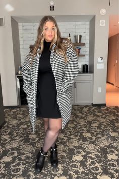 Step into confidence with this chic and versatile plus-size business casual outfit! Elevate your work wardrobe with fashion-forward pieces that celebrate your curves. Embrace the power of inclusivity and make a statement at the office. ✨ #CurvyConfidence #PlusSizeFashion #BusinessCasualChic #InclusiveStyle Plus Size Business Casual, Plus Size Business, Business Casual Outfit, Work Wardrobe, Business Casual Outfits, Casual Outfit, Business Casual, Plus Size Fashion, Steve Madden