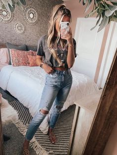 Comfy Shopping Outfit Summer, Stylish Jeans For Women Outfit Ideas, Neutral Western Aesthetic Wallpaper, Easter Outfit Casual Women, Humid Day Outfit Summer, Simple Dress Up Outfits, Lunch Date Outfit Ideas Casual, Nice Summer Outfits, Trendy Boho Outfits