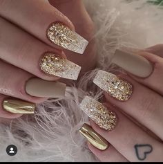 Glitter Nails Acrylic, Gold Glitter Nails, New Year's Nails, Elegant Nails, Xmas Nails, Bridal Nails, Fancy Nails, Chic Nails