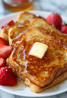 Discover the best brioche French toast recipe. Golden, delicious, and simple to make, it's a breakfast favorite! German French Toast, Best Brioche French Toast, Brioche French Toast Recipe, French Toast Pancakes, Trendy Recipes, Breakfast Tacos Recipe, Brioche French Toast