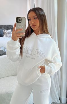 The Match Your Words Oversized Hoodie Grey Marle. Head online and shop this season's latest styles at White Fox. Express delivery and AfterPay available. Casual Preppy Outfits, Trendy Outfits For Teens, Hoodie White, Hoodie Set, Black Features