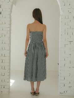 This is HYBERNAT’s maxi dress offers a lovely look with its checkered pattern, adding a cheerful vibe to your outfit. The off-shoulder design allows you to create a feminine mood. With smocked banding at the back, it offers great stretchability for comfortable wear.- Perfect for daily wear- Can be paired with various styles of accessories to create different looks- The checkered pattern serves as the focal point of the outfit Chic Gingham Midi-length Maxi Dress, Plaid Maxi Dress For Spring, Gingham Midi Dress With Smocked Bodice, Chic Gingham Maxi Dress For Summer, Gingham Maxi Dress For Summer Day Out, Summer Gingham Maxi Dress For Day Out, Chic Gingham Maxi Dress, Spring Plaid Maxi Dress, Gingham Maxi Dress For Picnics