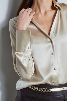 Silk Satin Button Down Shirt Satin Button Down Shirt Outfit Work, Silk Shirt Outfit Classy, Satin Button Down Shirt Outfit, Satin Shirts For Women, Satin Shirt Outfit, Silk Blouse Outfit, Silk Shirt Outfit, Satin Button Down Shirt, Satin Shirts