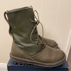 In Very Good Condition Lace Up Green Leather Green Leather Lace-up Shoes With Round Toe, Green Lace-up Walking Boots, Green Leather Round Toe Lace-up Boots, Green Leather Lace-up Shoes With Rubber Sole, Green Leather Lace-up Boots With Round Toe, Green Leather, Lace Up Boots, Leather Boots, Shoe Laces