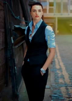 Woman In Suit, Business Outfits Women, Fashion Vocabulary, Katie Mcgrath, Woman Suit Fashion, Elegante Casual, Classy Work Outfits, Black Suit