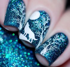 Alaskan Cruise Nails, Viking Nail Art, Wolf Nail Art, Navy Blue Fall Nails, Wolf Nails, Peacock Nail Designs, Peacock Nails, Nail Art Simple, Up Nails