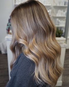 Natural Blonde Lowlights, Warm Honey Brown Hair Color Caramel, Warm Honey Balayage, Half Head Balayage, Summer Hairstyles For Straight Hair, Ideas For Hairstyles, Hairstyles For Summer, Honey Balayage, Perfect Blonde Hair