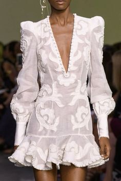 Couture Dior, Looks Pinterest, Fashion 2020, White Fashion, Fashion Details, Fashion Week Spring, New York Fashion Week, Couture Fashion