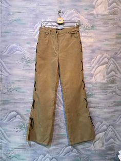 "Baggy Corduroy Pants Corduroy Trousers Boyfriend Pants Brown Sand Corduroy Pants Cowboy style pants Small Size Pants Label size: W32 ; L27 Measurements: (lying flat): Waist: 14\"- 35 cm Hips: 19\"- 48 cm Pant leg inseam: 31,5\" - 80cm Length: 41,5\" - 105 cm Please check measurements to insure a proper fit. Remember to allow yourself some extra room for movement. You can compare these with something from your closet that fits you well. This pants will come to you freshly laundered and ready to Vintage Corduroy Pants For Spring, Trendy Straight Leg Corduroy Pants, Vintage High Waist Corduroy Pants, High Waist Vintage Corduroy Pants, Vintage High-waist Corduroy Pants, Brown Sand, Corduroy Pants Women, 90s Fashion Men, Pants Corduroy