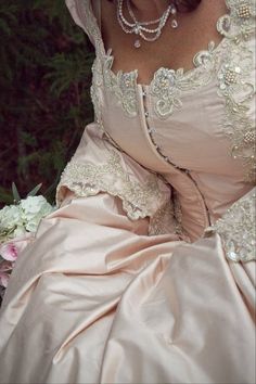 Historical Sewing, A Wedding Dress, Princess Aesthetic, Silk Gown, Vestidos Vintage, Gorgeous Gowns, Marie Antoinette, Historical Clothing, Historical Fashion