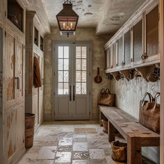 40 Mudrooms: Adding a Touch of Rustic Charm with French Country Elements French Country Mudroom, Country Mudroom, Country Farmhouse Living Room, English Countryside Home, Cottage Entryway, Cottage House Interior, Barn House Interior, Modern Ranch House, Country House Interior