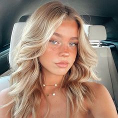 Summer Blonde Hair, Honey Blonde Hair, Blonde Hair Inspiration, Blonde Hair Looks, Hair Stylies, Girl Haircuts, Hair Inspiration Color, Hair Inspo Color