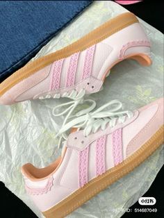 Staple Shoes, Trendy Shoes Sneakers, Dr Shoes, Preppy Shoes, Pretty Shoes Sneakers, Shoe Wishlist, Hype Shoes, Shoe Inspo, Girly Shoes