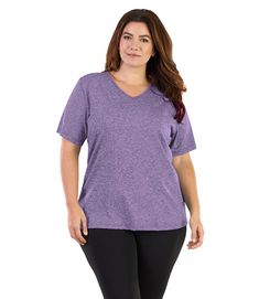 Plus size woman Plus Size Exercise Clothes, Plus Size Exercise, Plus Size Athletic Wear, Plus Size Workout Clothes, Exercise Clothes, Clothes Plus Size, Shirt Wrinkles, Plus Size Yoga, Activewear For Women