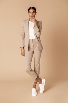 Architect Women Outfit, Womens Tailored Pants Outfit, Casual Blazers Women, Blazer Pants Outfits For Women, Business Casual Sorority, Office Outfits With Tennis Shoes, Dress Pants And Blazer Outfit, Tan Blazer Outfits Women Classy, Fierce Outfits For Women