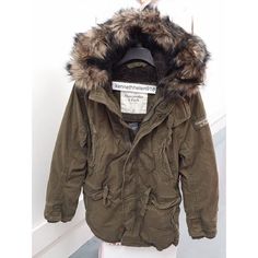 NEW ABERCROMBIE & FITCH MENS PINE POINT TRAIL SHERPA LINED PARKA JACKET OLIVE GREEN SMALL-MEDIUM INTERNATIONAL BUYERS NOTE: Import duties, taxes and charges are not included in the item price or shipping charges. These charges are the buyer's responsibility. You may check with your country's customs office to determine any taxes. NEW WITH TAG 100% Authentic Guarantee The Parka is this season's top trending style with a longer length that falls to upper thigh and a face framing faux coyote trimme Reference Ideas, Green Parka, Winter Survival, Apocalyptic Fashion, Don't Trust, Character Ideas, Top Trending, Parka Jacket, Face Framing