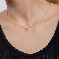 Rose gold Diamond Pendant G33U0800 - Piaget Luxury Jewelry Online Piaget Rose, Piaget Jewelry, Luxury Jewelry Store, Daily Wear Jewellery, Rose Gold Pearl, Rose Bracelet, Rose Pendant, Rose Gold Pink, Rose Gold Metal