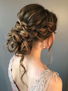 As prom season approaches, choosing the perfect hairstyle becomes a top priority for many. The right hairstyle can enhance your overall look, making your prom night unforgettable. This year, the trends are varied, ranging from classic updos to more relaxed and natural styles. Let’s explore some of the most fashionable prom hairstyles for 2024, each … The post Top Prom Hairstyles 2024: Elegant Updos, Braids, and Romantic Waves appeared first on Trends & Styles. Homecoming Hairstyles Up, Wedding Hairstyles Updo With Braid, Shoulder Length Formal Hairstyles, Hair Styles Design, Elegant Updo Hairstyles, Prom Hair Updo Elegant, Girls Hair Styles, Bridesmaids Hairstyles, Romantic Waves