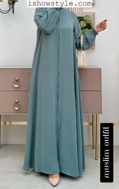 Trendy Long Abaya Design ideas - Unique Colors of abaya outfit ideas Normal Abaya Design, Simple Abaya Designs Casual, Traditional Abaya, Simple Abaya Designs, Burqa Designs, Stylish Abaya, Abaya Styles, Olivia Parker