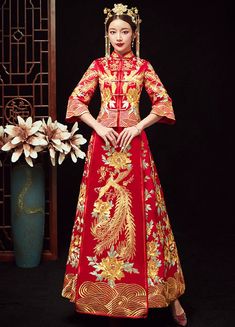 Red and gold qipao Qipao Gown, Red Bridal Gown, Chinese Cheongsam Dress, Traditional Chinese Wedding, Chinese Traditional Dress, Chinese Cheongsam, Gown Plus Size, Qipao Dress, Dress Retro