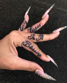 Chicanas Tattoo, Girl Neck Tattoos, Snakebites, Inspiration Tattoos, Hand Tattoos For Women