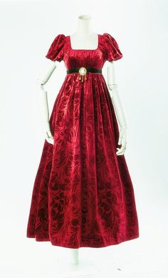 Bridgerton Inspired Regency Era Ruby Red Velvet Jacquard Ball Gown - Regency Era Dress Plus Size - WonderlandByLilian Regency Era Dress, Velvet Ball Gown, Empire Waist Gown, Regency Gown, Bridgerton Inspired, Regency Era Fashion, Op Dress, Hair Sketch, Gown Plus Size