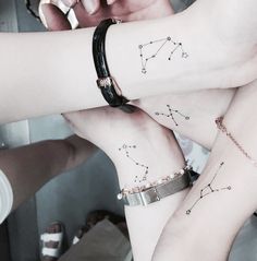 Chevron Tattoo, Group Tattoos, Tato Henna, Petit Tattoo, Friendship Tattoos, Small Wrist Tattoos, Space Tattoo, Constellation Tattoos, Family Tattoos