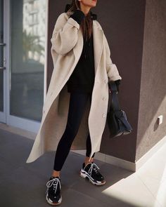 Outfits Con Pans, Jj Style, Apparel Aesthetic, Vinter Mode Outfits, Trench Outfit, Neue Outfits, Ținută Casual, Modieuze Outfits