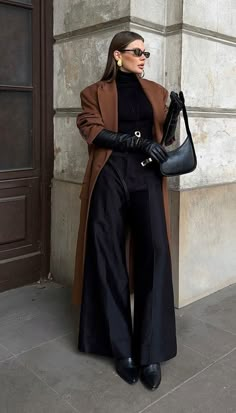 Mode Style Anglais, Winter Dinner Outfit, Dinner Outfits, Brown Coat, Looks Chic, Style Mistakes, Autumn Outfit, Business Outfits