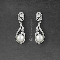 Diomand Earrings, Pearl Wedding Accessories, Pearl Drop Earrings Wedding, Bridal Jewlery, Beaded Wedding Jewelry, Pearl Drop Earrings Bridal, Buy Earrings Online, Long Bridal Earrings, Earrings With Pearls