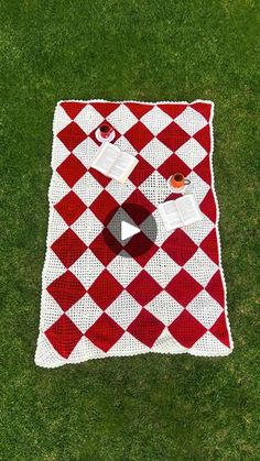 2.6K reactions · 485 shares | the invisible seam method, my fav for joining granny squares✨❤️‍🔥
.
.
.
#crochetinspo #crochetlove #grannysquare #itscrochet #crochettutorial #crochetblanket #crochettok | Ariana Spearman Connecting Granny Squares, Bed Chem, Crochet Joining, Joining Granny Squares, Crochet Flower Squares, Crochet Coasters Free Pattern, Rope Projects, Christmas Crochet Patterns, Crochet Instructions