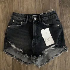 Zara High Waisted Jean Shorts. Black. New With Tags Affordable Zara Shorts For Day Out, Cheap Zara Medium Wash Shorts, Cheap Mid-rise Shorts From Zara, High Wasted Jean Shorts, Jean Shorts Black, Cuffed Denim Jeans, High Wasted Jeans, High Waisted Jean, Zara Shorts