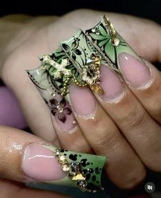 Green Freestyle Nails, 2000s Baddie, 2000s Nails, Junk Nails, Punk Nails, Nagel Tips, Trending Reels