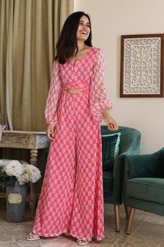 Chiffon Jumpsuit, Traditional Indian Dress, Indian Dresses Traditional, Traditional Indian Outfits, Trendy Dress Outfits, Designer Party Wear Dresses