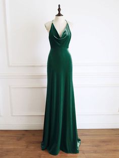 Long Fitted Green Dress, Green Fitted Long Dress, Long Fitted Dress With Sweep Train, Fitted Long Green Dress, Green Full Length Dress With Sweep Train, Green Full-length Dress With Sweep Train, Green Velvet Gown, Simple Formal Dress, Two Piece Bridesmaid Dresses