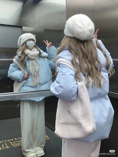 January Winter Outfits, Winter Style Outfits Cold Weather, Fluffy Winter Outfits, Japan Winter, Christmas Outfit Ideas, Outfit Choices, Japan Outfit, Winter Fashion Outfits Casual, Cold Outfits