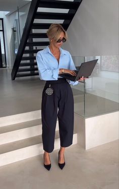 Aesthetic Lawyer, Stylish People, Outfit Elegantes, Summer Office Outfits, Business Professional Outfits, Lawyer Fashion, Fest Outfits