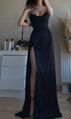 Party Dresses Black, Áo Blu, Hoco Inspo, Robes Glamour, Classy Prom, Chique Outfit, Classy Prom Dresses, 파티 드레스, Prom Dress Inspiration