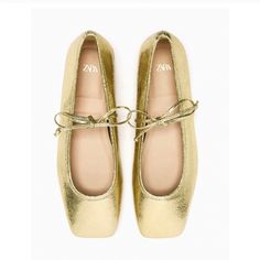 Beautiful Brand New Flats! Perfect Brand New With The Tag Silver Oxford Shoes, Silver Oxfords, Zara Pumps, Zara Flats, Zara Sneakers, Prom Inspo, Gold High Heels, Mom Bod, Gold Ballet Flats