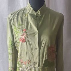 Kiko Medium Blouse Shirt Top 100% Cotton Embroidered Floral Art To Wear Size: M Armpit To Armpit {Front Side} - 21" Shoulders {Front Side} - 16" Length From Back Shoulder - 29" Double Any "Front Side" Measurements Color: Green Occasion: Cocktail, Party, Meetings Travel Type: Long Sleeves Manufacturer: Kiko Top Care Instructions: Machine Wash Made In: China Material: 100% Cotton Condition: New Thanks For Your Consideration Of This Item And Please Let Us Know If You Have Any Questions. **Disclaime Green Embroidered Long Sleeve Tops, Green Stand Collar Top For Spring, Casual Green Blouse With Stand Collar, Green Long Sleeve Top With Floral Embroidery, Embroidered Spring Blouse With Stand Collar, Spring Embroidered Blouse With Stand Collar, Casual Long Sleeve Embroidered Blouse, Embroidered Stand Collar Blouse For Spring, Casual Spring Blouse With Stand Collar