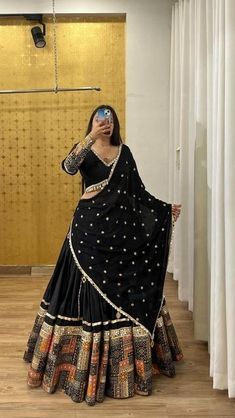 Traditional Lehengas For Women, Women Lehnga Designs, Latest Lengha Design, Traditional Outfits For Wedding, Latest Traditional Indian Wear For Women, Lengha Designs Latest Simple, Lenhga Design, Traditional Outfits Women